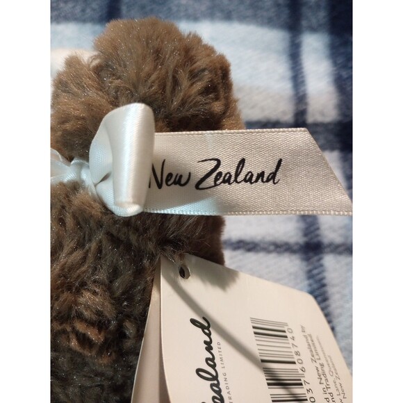 New Zealand Bird Kiwi and Friends Plush Kiwi Brown Sitting Souvenir 6" Plush - Picture 6 of 9